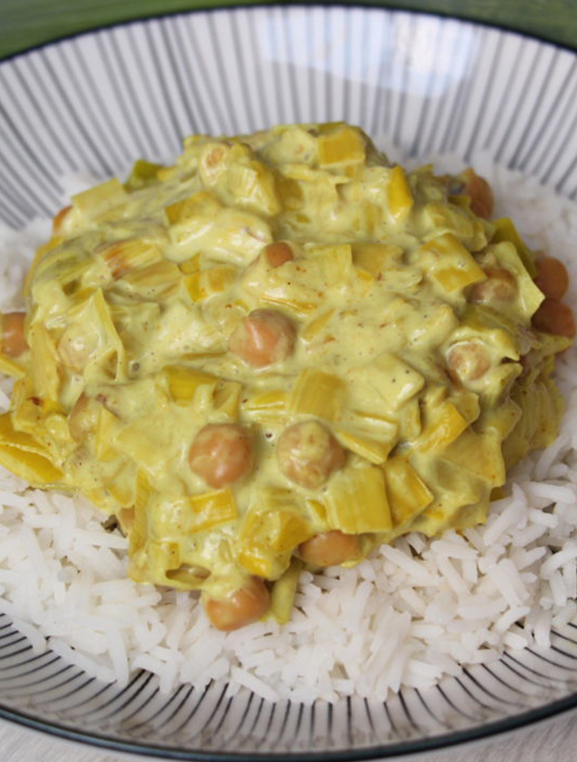Curry de poireaux et pois chiches
